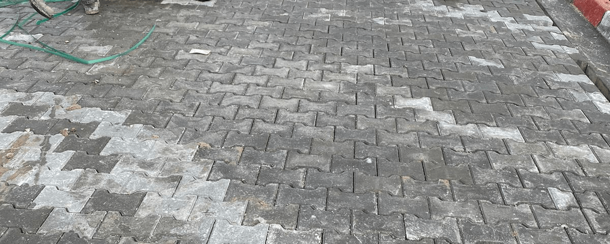 Polatlı Kilit Taşı Fiyatları Kilitli Parke Taşı üreticinin bulunduğu konuma ve teslimatın yapılacağı yere göre değişmektedir. Ortalama Kilitli Yol Parke Taşı Fiyatı 1 Palet 5,5 metrekare 3500 TL + Nakliyedir. 100 m2 Kilitli Taş Fiyatı 35.000 – 40.000 TL arasıdır.